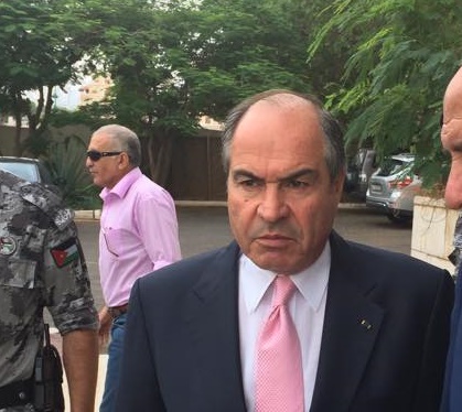 الملقي يقدم واجب العزاء بالشهيد لؤي الزيود في بلدة غريسا