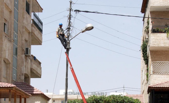 الكهرباء الأردنية: 764 عطلا خلال المنخفض الجوي