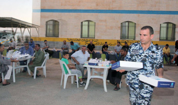 مواطنون في معان يثمنون المبادرات الإنسانية لشرطة معان