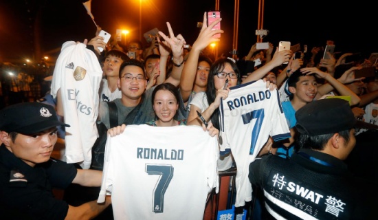 بالصور: ريال مدريد يصل الصين لمواجهة قطبي ميلان وديا بالصور: ريال مدريد يصل الصين لمواجهة قطبي ميلان وديا