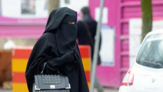 فرنسا.. تأكيد حكم فصل موظفة محجبة فرنسا.. تأكيد حكم فصل موظفة محجبة