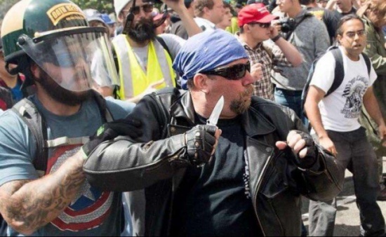 شاهد: اعتقالات في صدام بين مؤيدين ومعارضين لترامب بكاليفورنيا