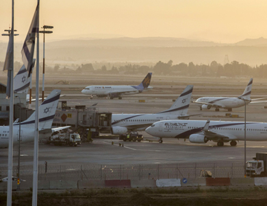 كتائب القسام تقصف مطار “بن غوريون” الإسرائيلي بصاروخين