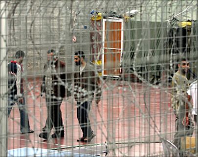 تنقلات بين السجون شملت الأسيرين الخصيب والحوتري