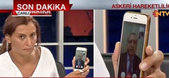 صاحبة “تلفون الحرية” تردّ على طلب السّعودي الذي عَرَضَ شراء هاتفها بمليون ريال