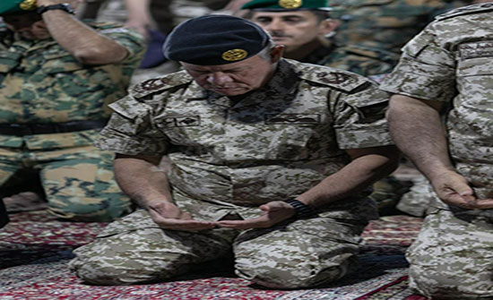 الملك يحضر مأدبة إفطار القوات المسلحة