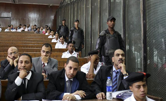 مصر.. مصادرة أموال 1589 شخصا بينهم مرسي وقيادات بالإخوان مصر.. مصادرة أموال 1589 شخصا بينهم مرسي وقيادات بالإخوان
