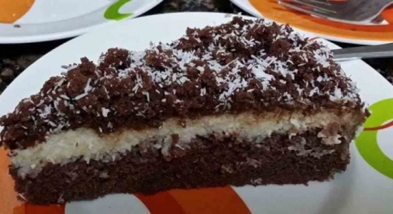 كيكة الباونتي بجوز الهند والكاكاو كيكة الباونتي بجوز الهند والكاكاو