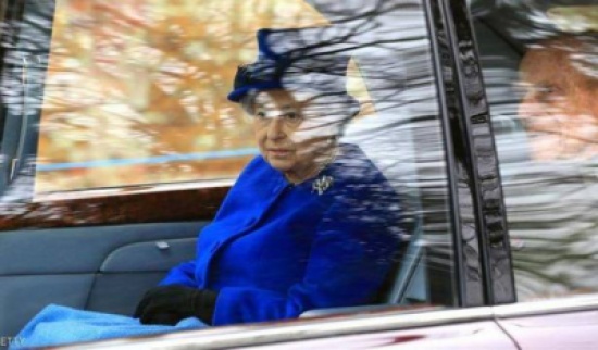 الظهور العلني الأول للملكة إليزابيث منذ إصابتها بالمرض