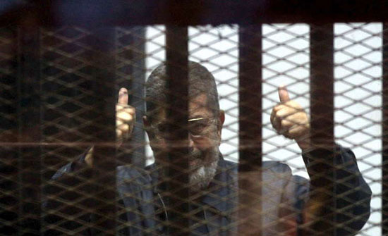 محامي مرسي: السلطات المصرية سمحت بزيارتين إليه محامي مرسي: السلطات المصرية سمحت بزيارتين إليه