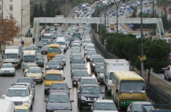 «السير» تطلب من السائقين التعاون واستخدام الطرق البديلة بالتزامن مع الإغلاقات المرورية في عمّان