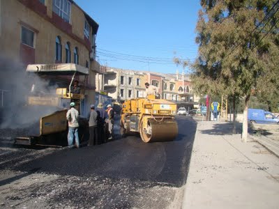 فتح وتعبيد شوارع وخلطات اسفلتية في بلدية معاذ فتح وتعبيد شوارع وخلطات اسفلتية في بلدية معاذ