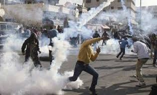 الاحتلال يطلق قنابل الغاز على طلبة جنوب بيت لحم الاحتلال يطلق قنابل الغاز على طلبة جنوب بيت لحم