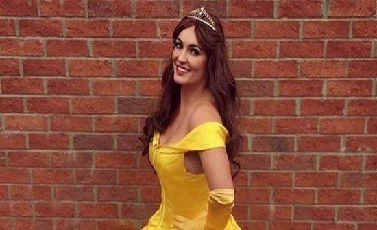 سيدة تجني 140 دولاراً في الساعة.. كيف؟