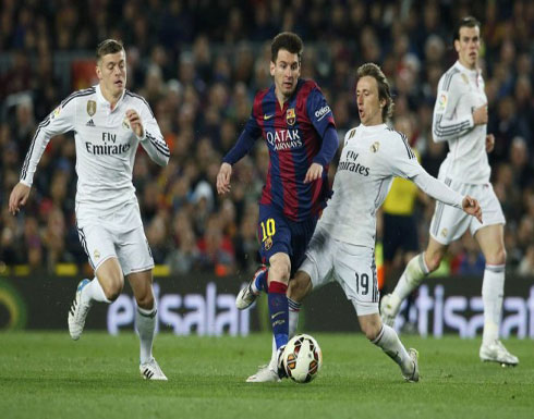 بالفيديو: برشلونة يحسم الكلاسيكو ويوسع الفارق مع الريال بالفيديو: برشلونة يحسم الكلاسيكو ويوسع الفارق مع الريال