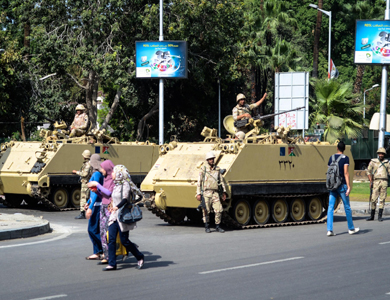 إصابة شرطيين مصريين في انفجار بمدينة الجيزة