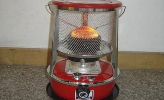 إصابة 4 أشخاص اختناقا بغازات صوبة الكاز في الزرقاء إصابة 4 أشخاص اختناقا بغازات صوبة الكاز في الزرقاء