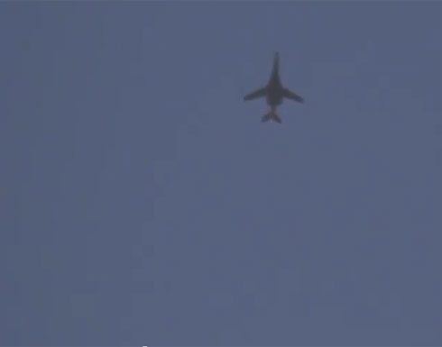 بالفيديو: شاهدوا الطائرات الأمريكية تقصف مدينة عين العرب "كوباني"