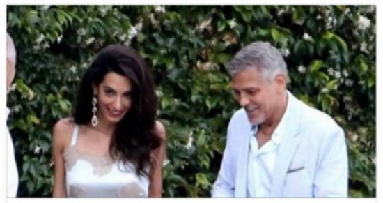 صور| أمل كلوني تأسر القلوب بإطلالاتها... شاهدوها بصيحة لباس النوم!!