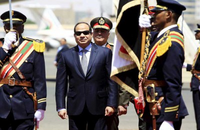 السيسي في أديس أبابا بعد ساعات من توقيع وثيقة مبادئ “سد النهضة” في الخرطوم السيسي في أديس أبابا بعد ساعات من توقيع وثيقة مبادئ “سد النهضة” في الخرطوم