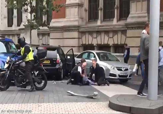 إصابة عدد من الأشخاص في حادث دهس وسط لندن إصابة عدد من الأشخاص في حادث دهس وسط لندن