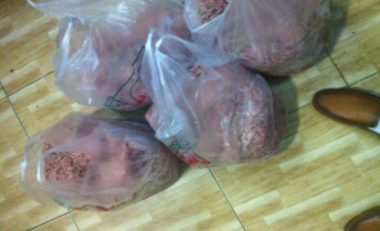 بالصور: مطعم يبيع كباب غير صالح للاستهلاك البشري بإربد