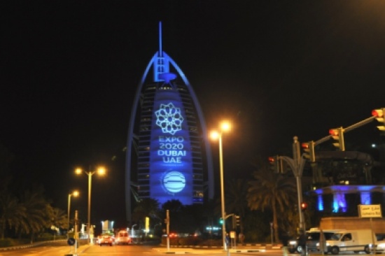 دبي تنتصر في باريس وتستضيف "إكسبو 2020"