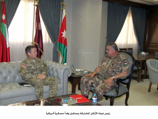 رئيس هيئة الأركان المشتركة يستقبل وفداً عسكرياً أمريكياً