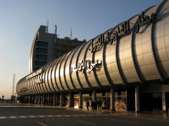 مصر : القبض على راكب ينوي تهريب 59 الف جنيه إلى الأردن مصر : القبض على راكب ينوي تهريب 59 الف جنيه إلى الأردن
