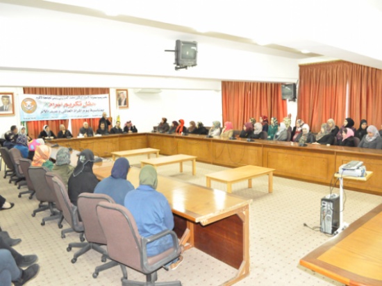 جامعة إربد تكرم موظفات الجامعة بمناسبة يوم المرأة العالمي وعيد الأم