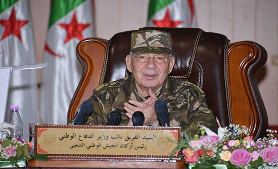 الجيش الجزائري يرفض كل الحلول "غير الدستورية"