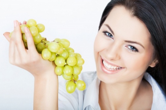 العنب وفوائده الجماليّة العنب وفوائده الجماليّة