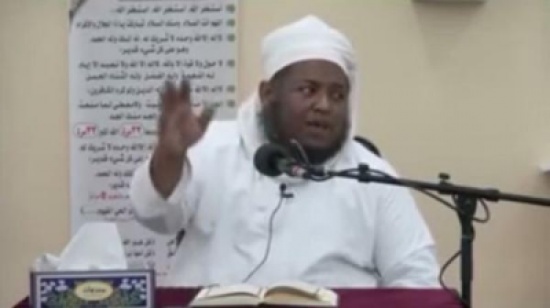 فيديو: داعية يتحدث بحماسة عن تعدد الزوجات ثم يتفاجأ بالحضور النسائي فيديو: داعية يتحدث بحماسة عن تعدد الزوجات ثم يتفاجأ بالحضور النسائي