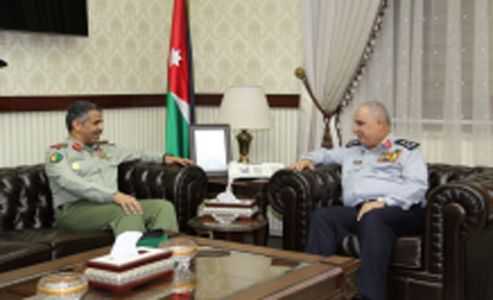 مدير عام الدفاع المدني يلتقي وفد من ضباط الحرس الوطني الكويتي