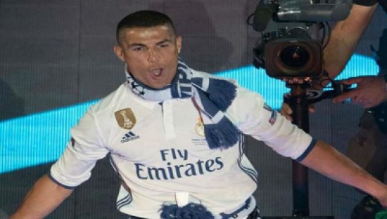 شاهد: كريستيانو رونالدو يسخر من ميسي بسبب هذه الصورة شاهد: كريستيانو رونالدو يسخر من ميسي بسبب هذه الصورة