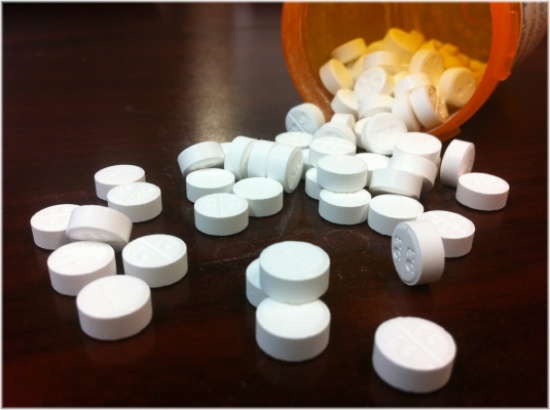 القبض على وكيل لاعبين شهير أخفي مخدرات في حذائه بمطار القاهرة