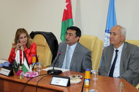 السفير الباكستاني يؤكد أهمية تعريف أجيال البلدين بعلاقتهما التاريخية