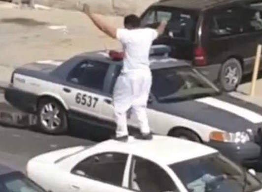 بالصورة / القبض على أردني في الكويت بتهمة ارتكاب افعال مخالفة للذوق العام بالصورة / القبض على أردني في الكويت بتهمة ارتكاب افعال مخالفة للذوق العام