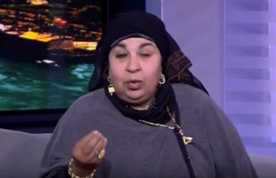فيديو| نصيحة فنانة للرئيس السيسي على الهواء تسبب حرج وارباك المذيعة فيديو| نصيحة فنانة للرئيس السيسي على الهواء تسبب حرج وارباك المذيعة