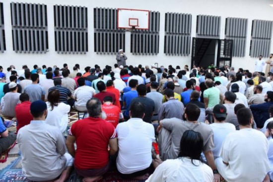 هذه الحكومة تمنع صلاة المسلمين في السجن! هذه الحكومة تمنع صلاة المسلمين في السجن!