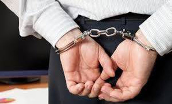 احباط محاولة ثلاثة أشخاص الاحتيال على آخر وشراء مركبته بقيمة ٣٢ ألف دينار احباط محاولة ثلاثة أشخاص الاحتيال على آخر وشراء مركبته بقيمة ٣٢ ألف دينار