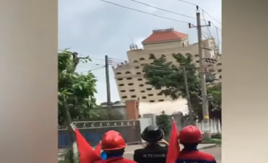 بالفيديو : هدم مبنى مكون من 10 طوابق في 7 ثوان