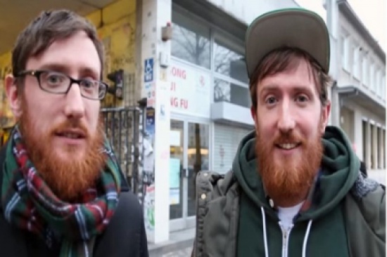 7 نصائح تمكِّنك من تعلُّم أيِّ لغة في أسبوع وأنت في مدينتك.. إليك تجربة مُذهلة قام بها توأمان