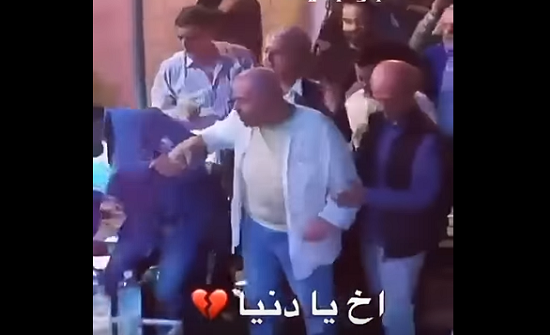 فيديو صادم| جورج وسوف بحالةٍ صحية سيئة جداً.. ومزاعم بإصابته بمرض “الشلل الرعاش” فيديو صادم| جورج وسوف بحالةٍ صحية سيئة جداً.. ومزاعم بإصابته بمرض “الشلل الرعاش”