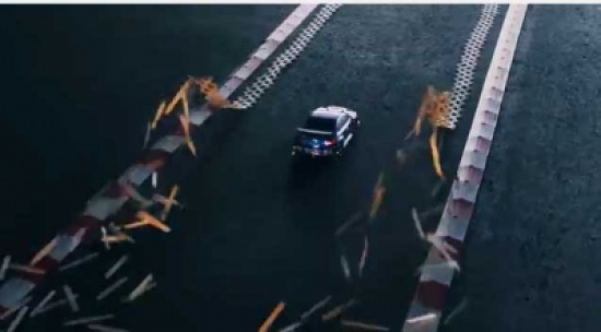 سباق بين سيارة سوبارو وأعواد خشبية !