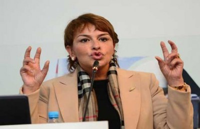 الوزيرة المغربية حكيمة حيطي: اللغة العربية تصيبني بالمرض الوزيرة المغربية حكيمة حيطي: اللغة العربية تصيبني بالمرض