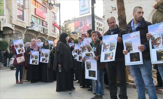 تضامن فلسطيني مع أسيرة مضربة عن الطعام تضامن فلسطيني مع أسيرة مضربة عن الطعام