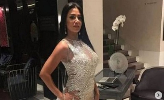 مصمم فستان رانيا يوسف "الشفاف": "عملت جريمة متكاملة الأركان ولازم أتحاكم عليه" مصمم فستان رانيا يوسف "الشفاف": "عملت جريمة متكاملة الأركان ولازم أتحاكم عليه"
