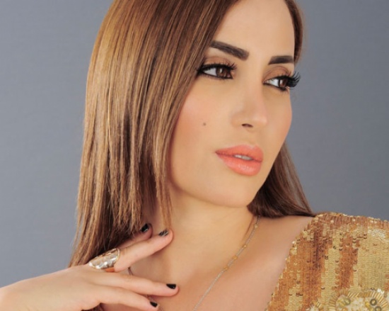 نسرين طافش تشعل المواقع بفستانها نسرين طافش تشعل المواقع بفستانها