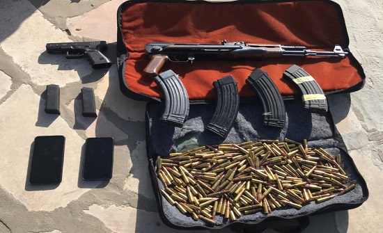 القبض على 5 أشخاص متورطين بقضايا مخدرات القبض على 5 أشخاص متورطين بقضايا مخدرات